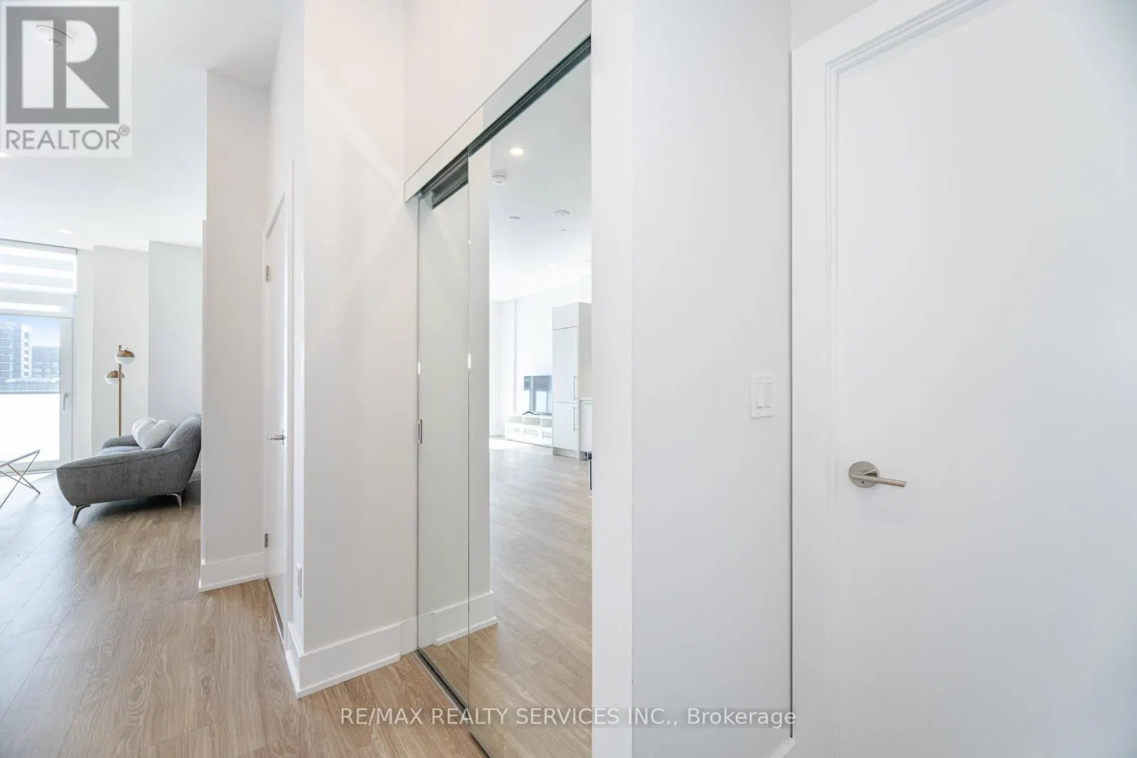 PH08 - 4130 PARKSIDE VILLAGE DRIVE