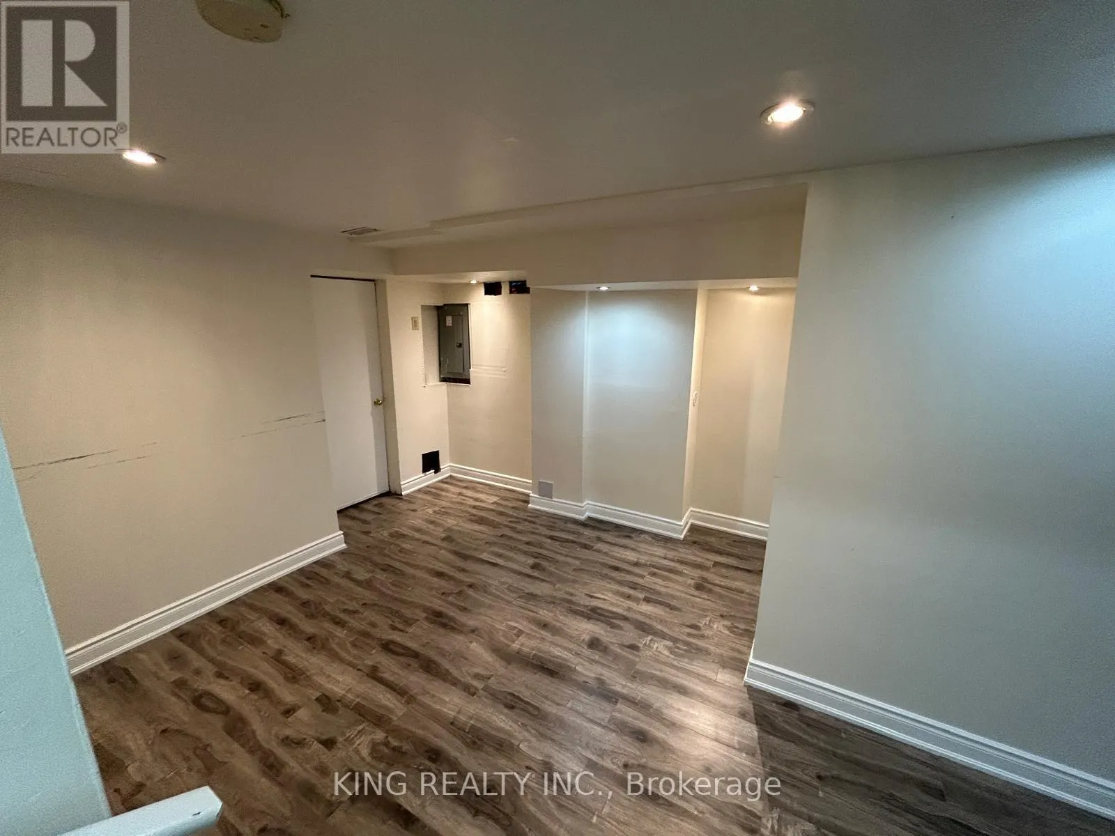 6415 SARATOGA WAY
