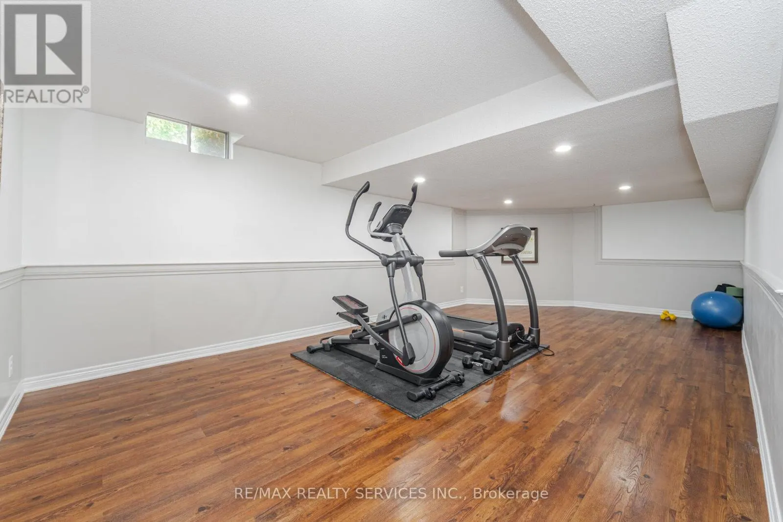 33 CARNFORTH DRIVE
