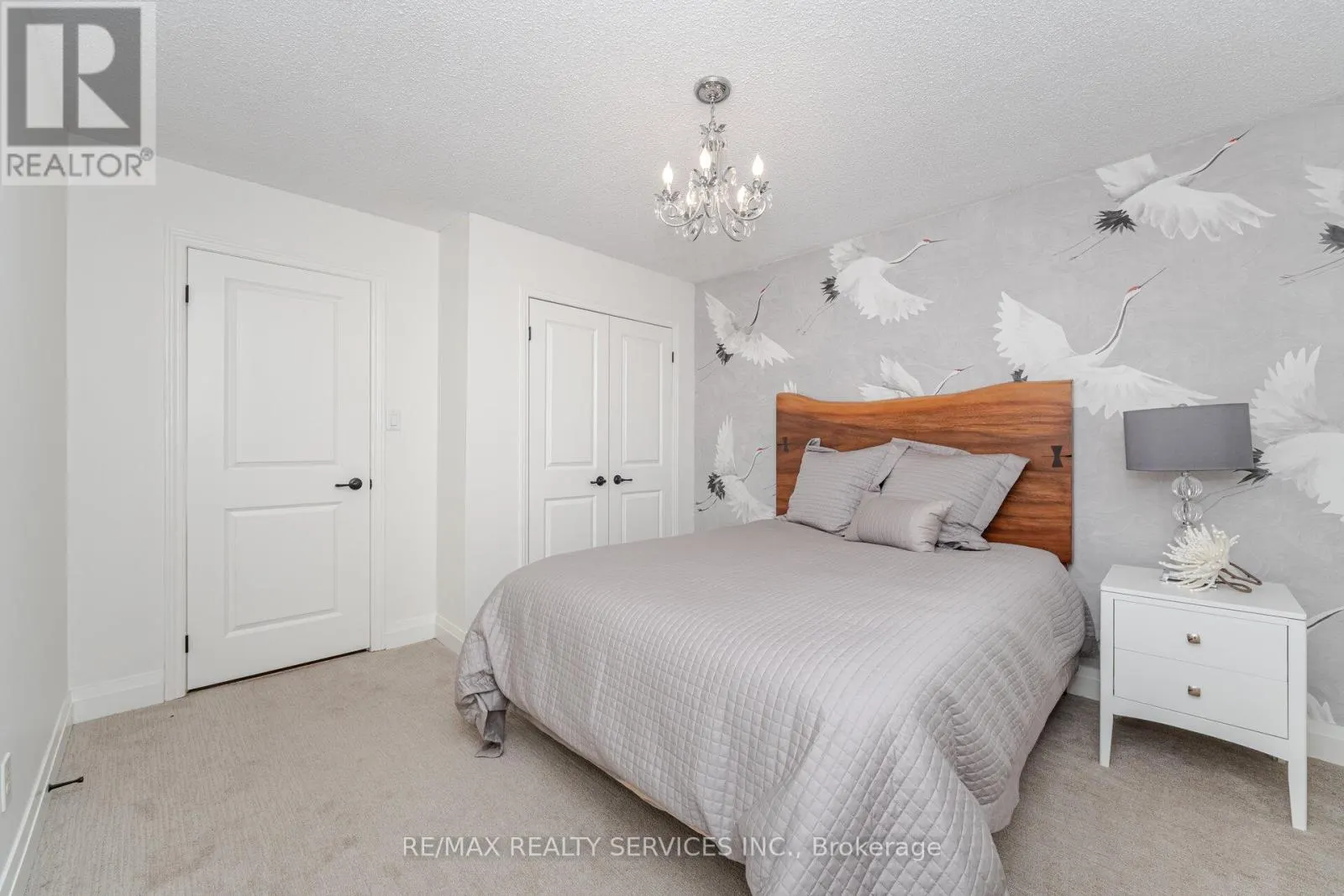 33 CARNFORTH DRIVE