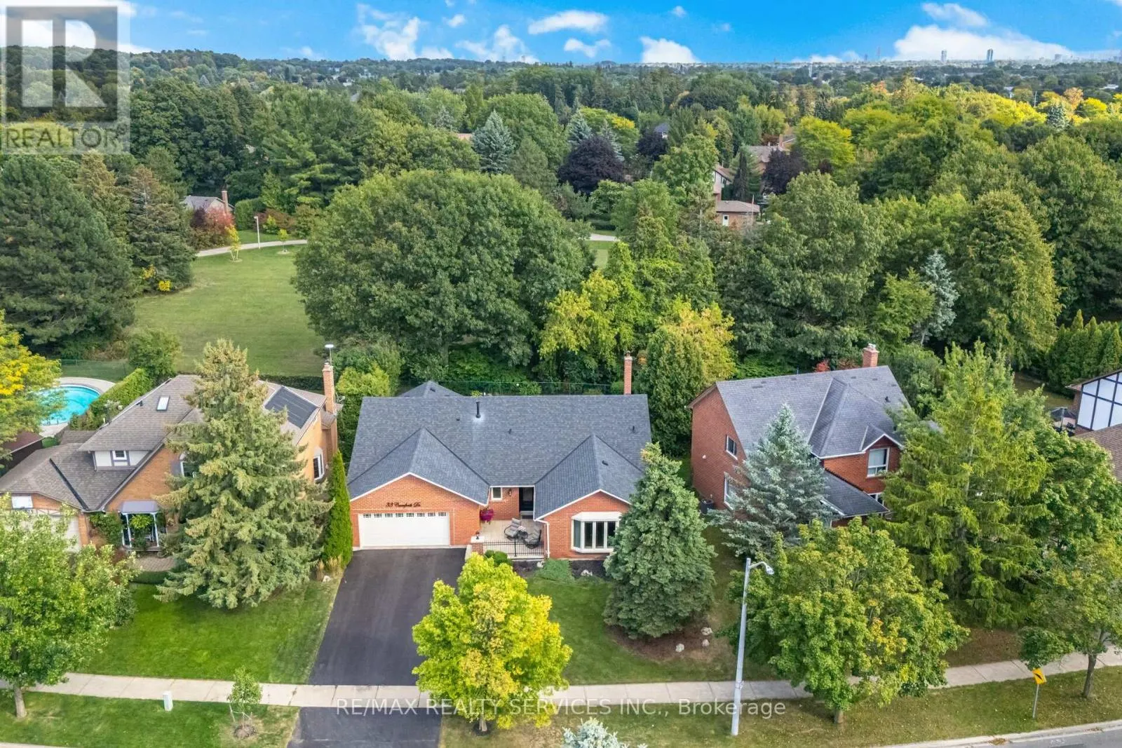 33 CARNFORTH DRIVE