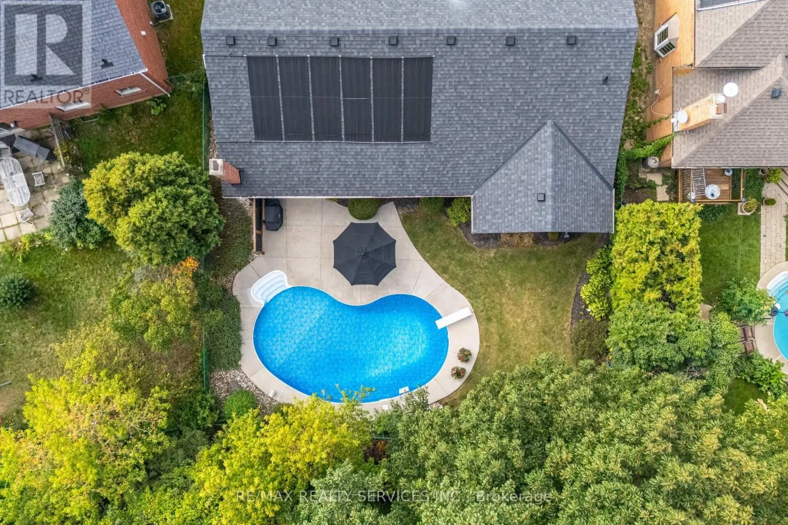 33 CARNFORTH DRIVE