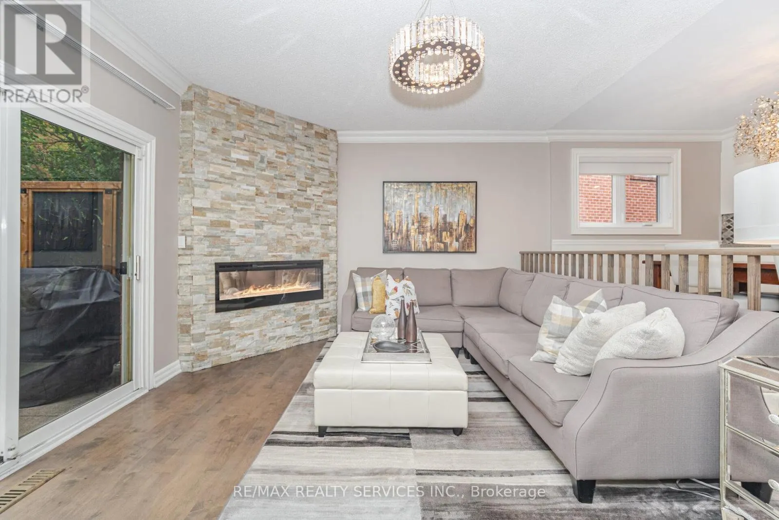 33 CARNFORTH DRIVE