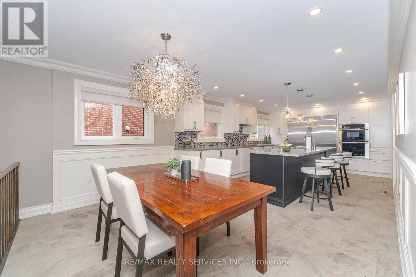 33 CARNFORTH DRIVE