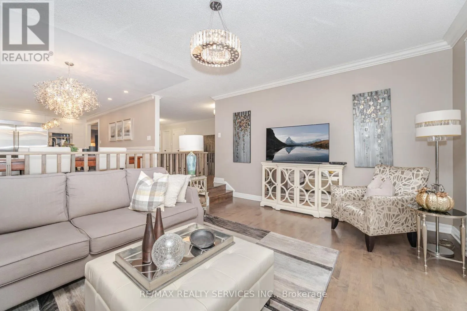 33 CARNFORTH DRIVE
