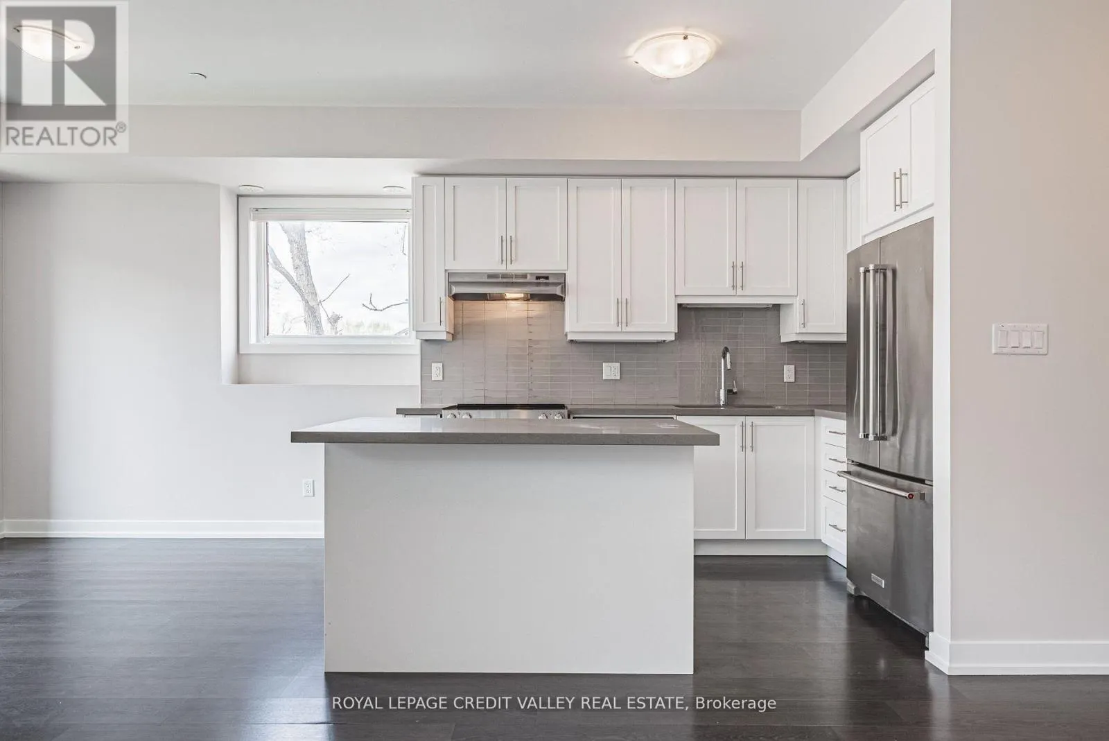 116 - 256 ROYAL YORK ROAD E