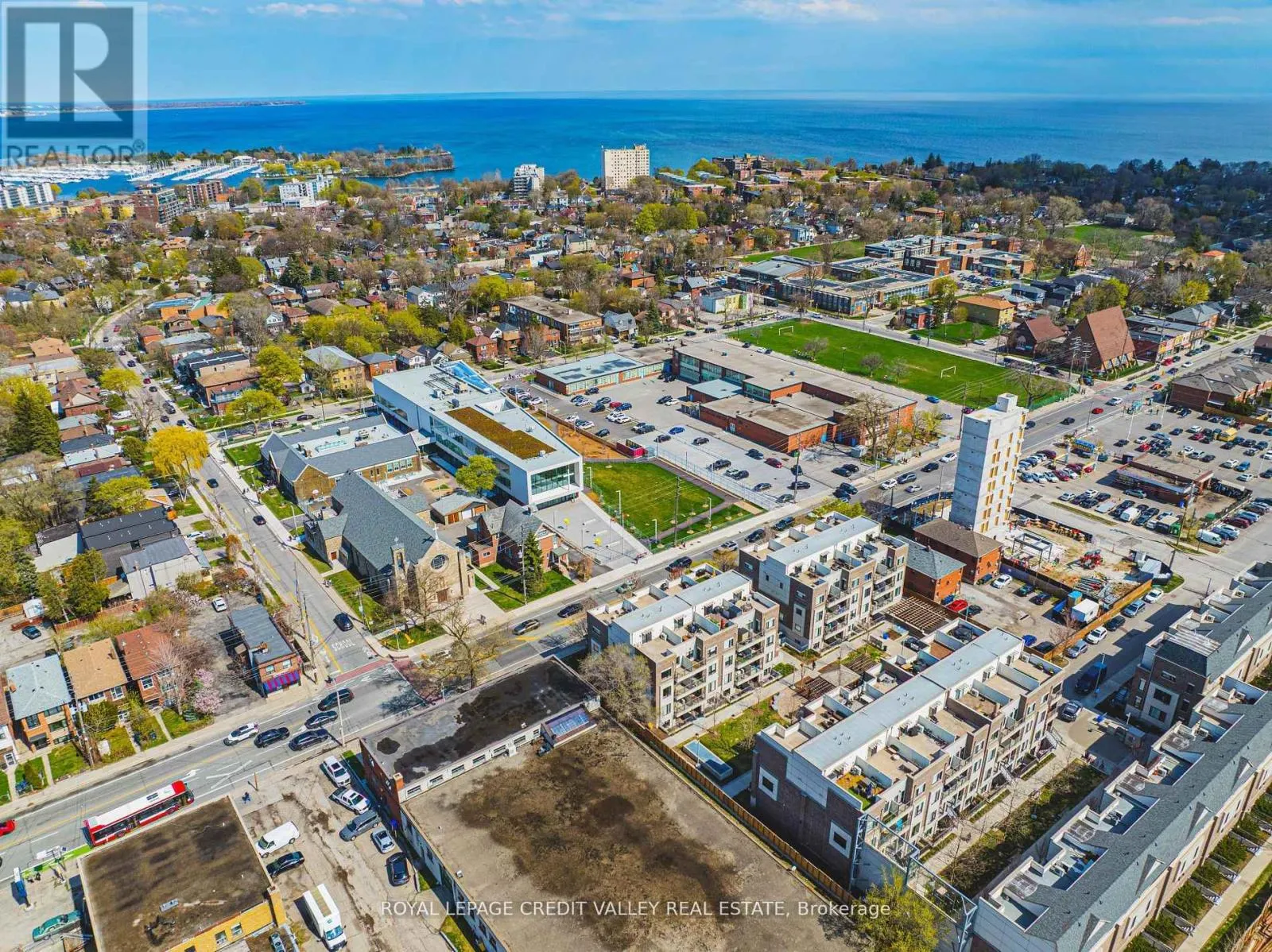 116 - 256 ROYAL YORK ROAD E