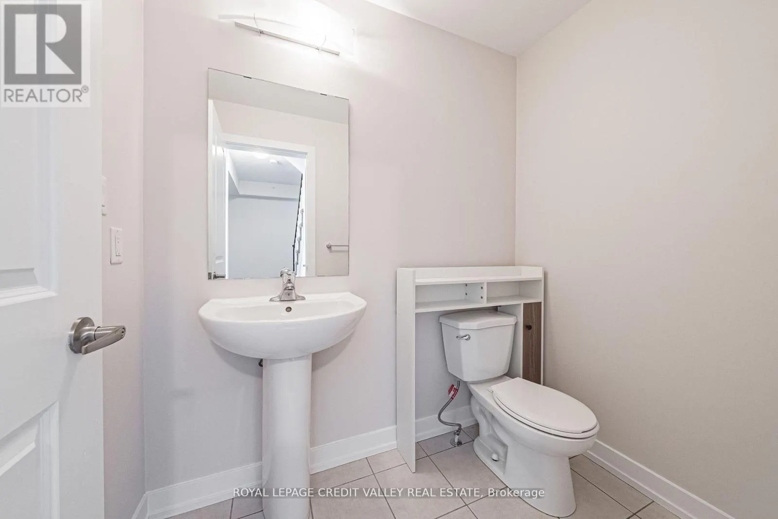 116 - 256 ROYAL YORK ROAD E