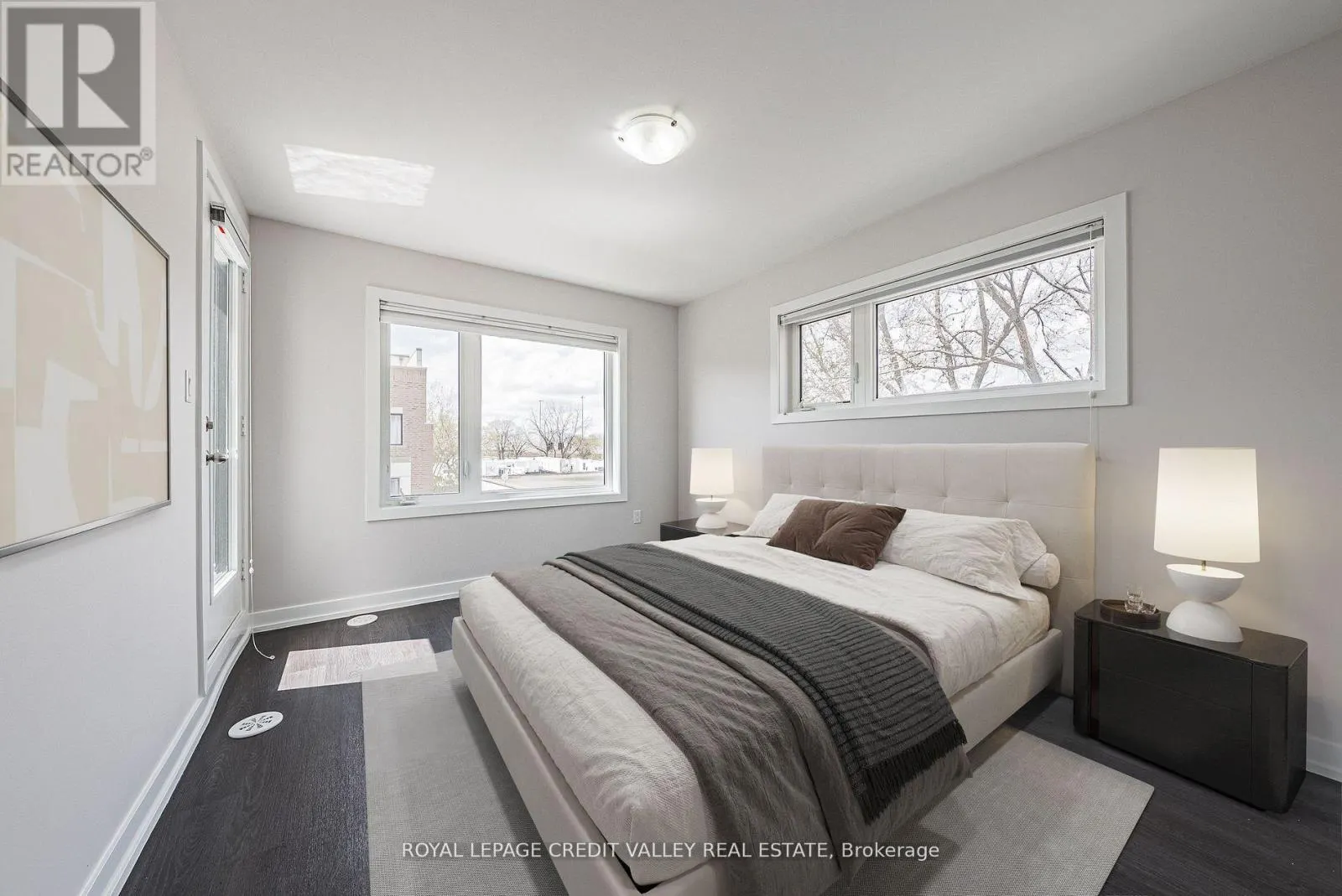116 - 256 ROYAL YORK ROAD E