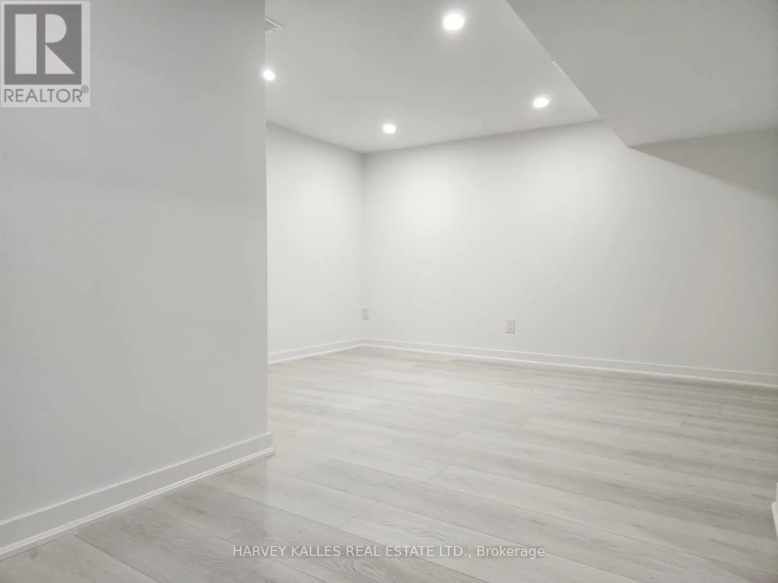 LOWER - 31 FAIRLIN DRIVE