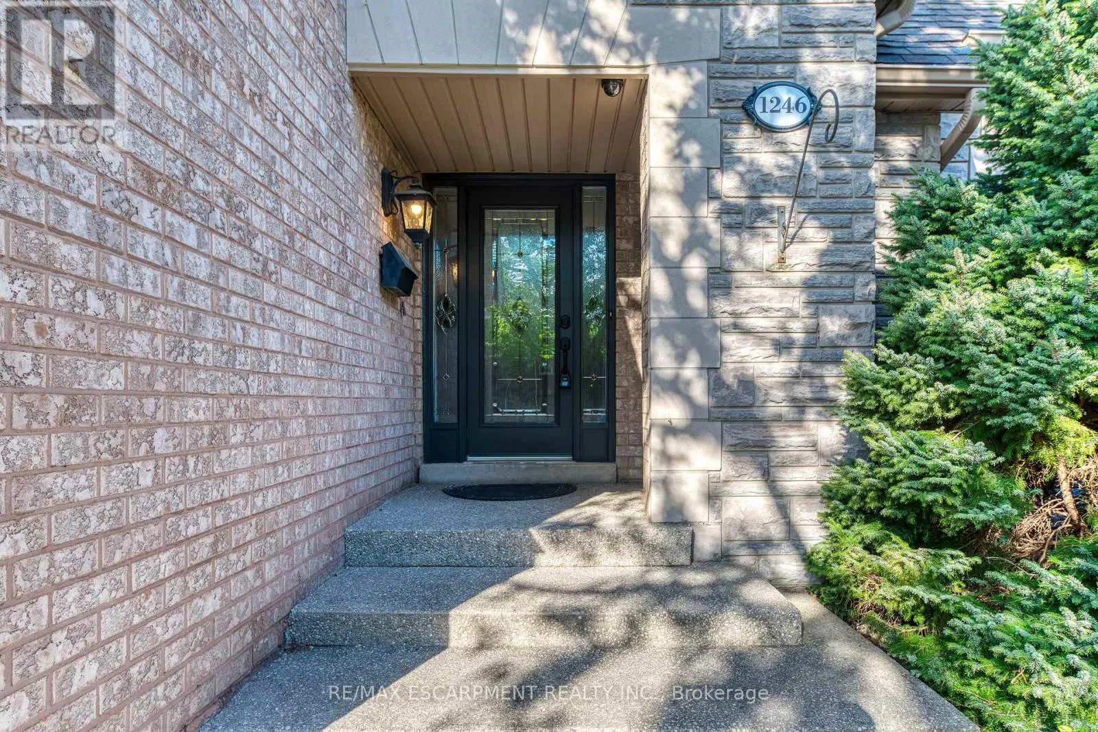 1246 SADDLER CIRCLE