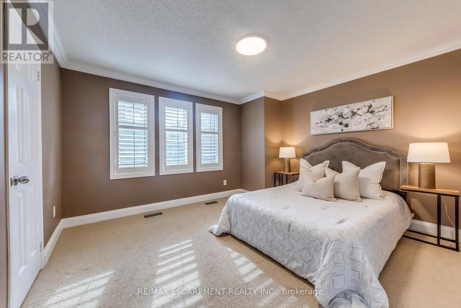 1246 SADDLER CIRCLE