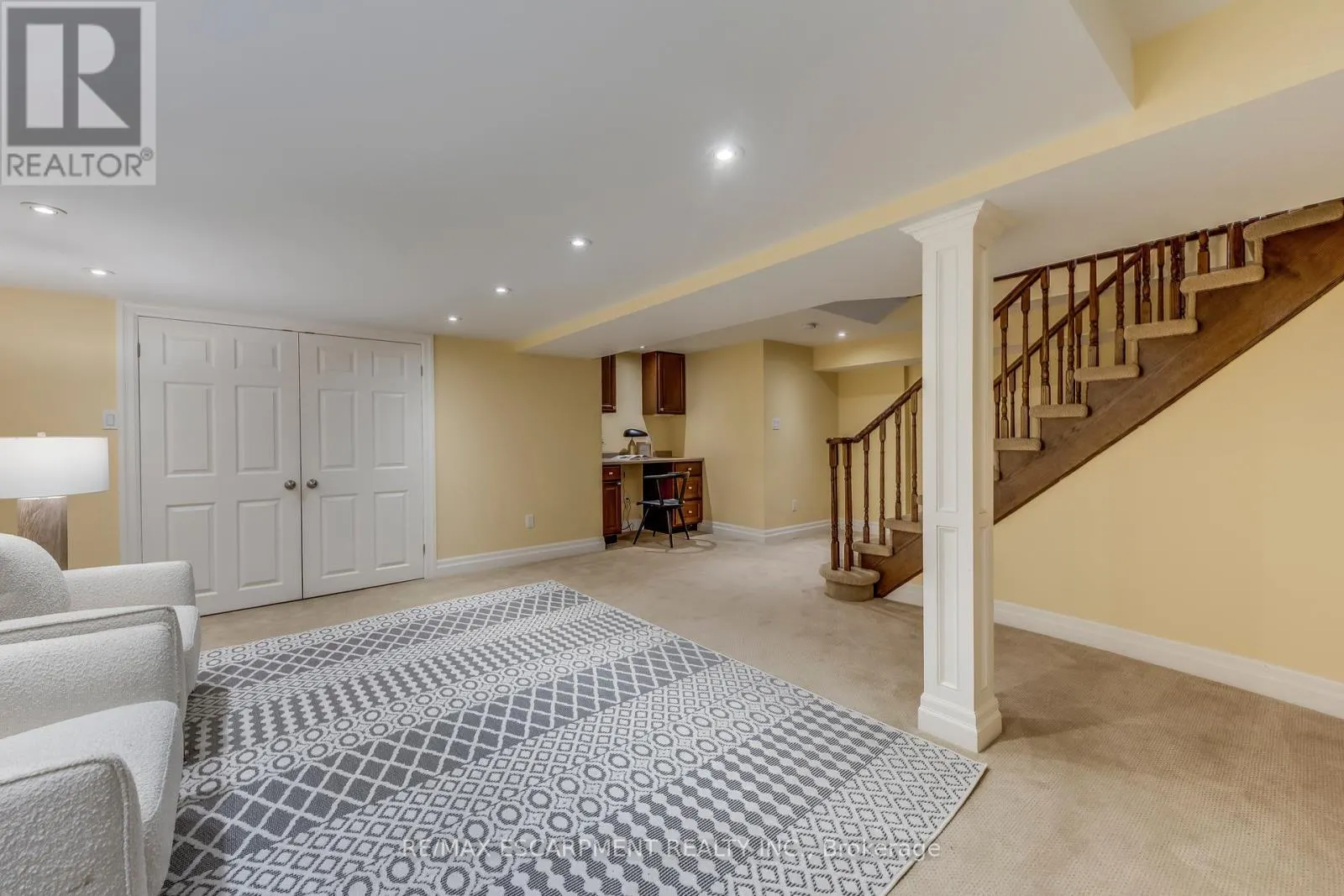 1246 SADDLER CIRCLE