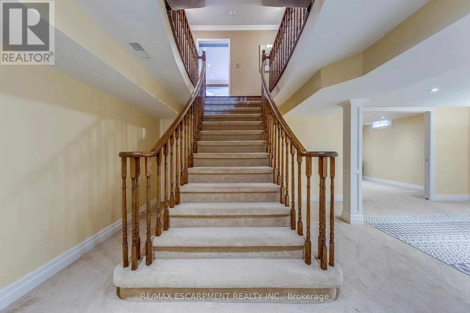 1246 SADDLER CIRCLE