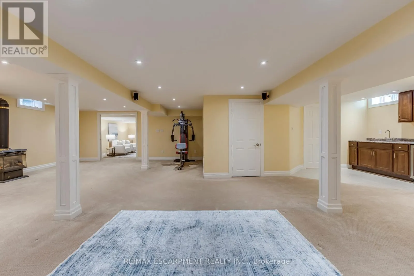 1246 SADDLER CIRCLE