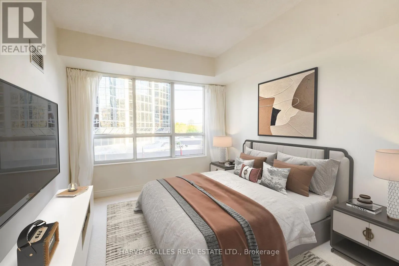 412 - 2 ABERFOYLE CRESCENT