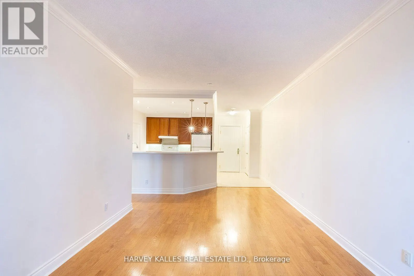 412 - 2 ABERFOYLE CRESCENT