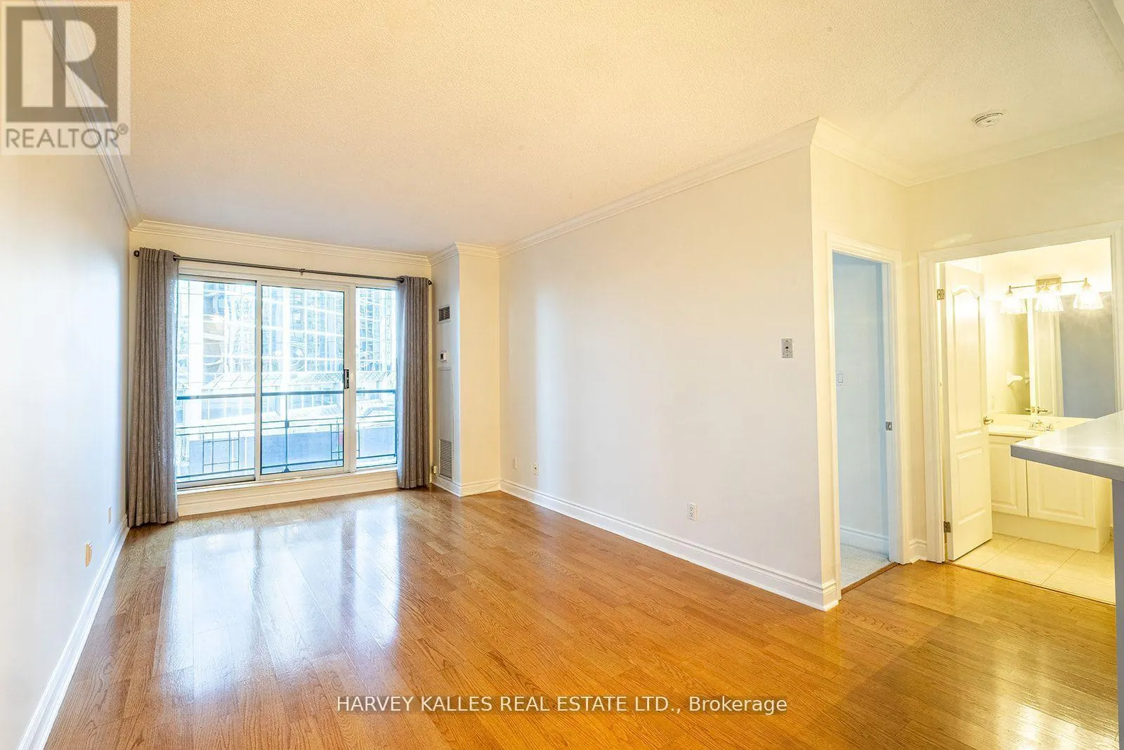 412 - 2 ABERFOYLE CRESCENT