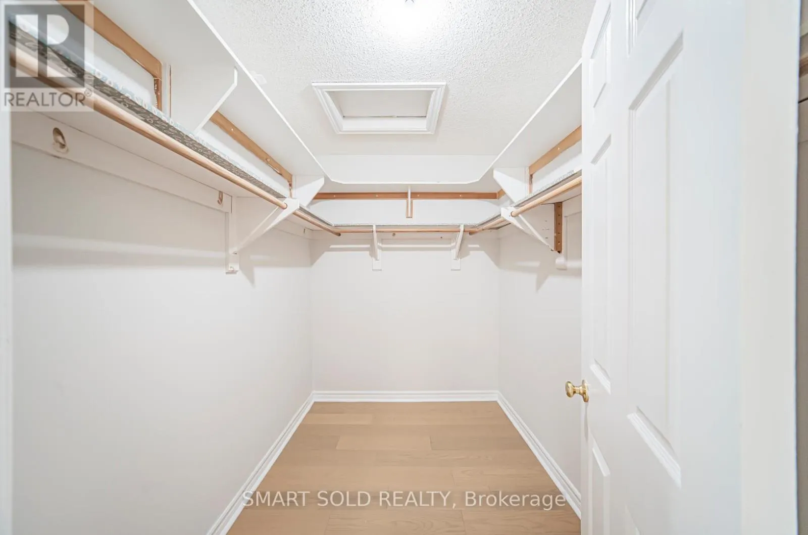 5685 BELL HARBOUR DRIVE