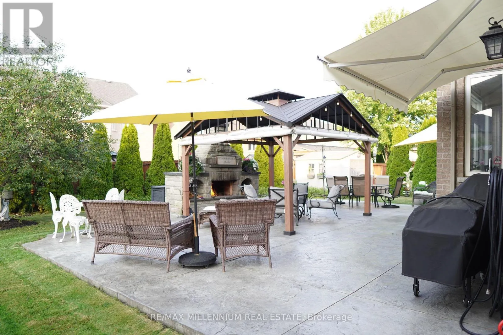 40 RAMPART DRIVE