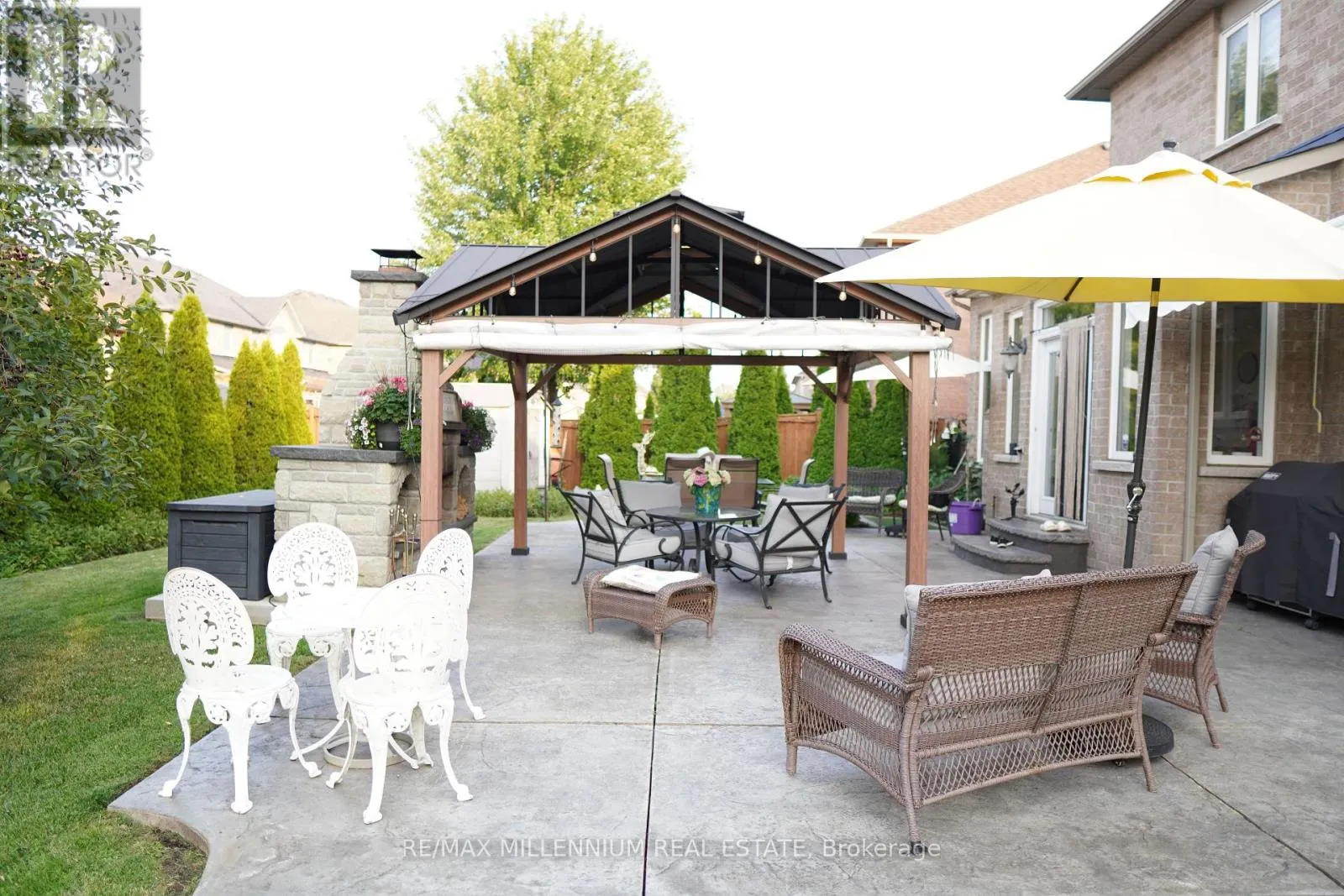 40 RAMPART DRIVE