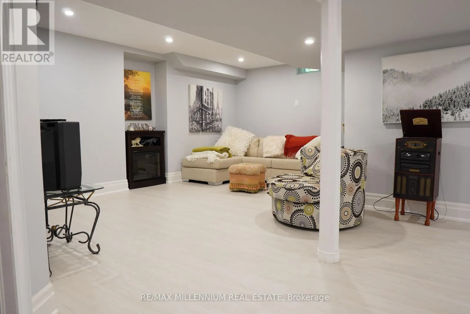 40 RAMPART DRIVE
