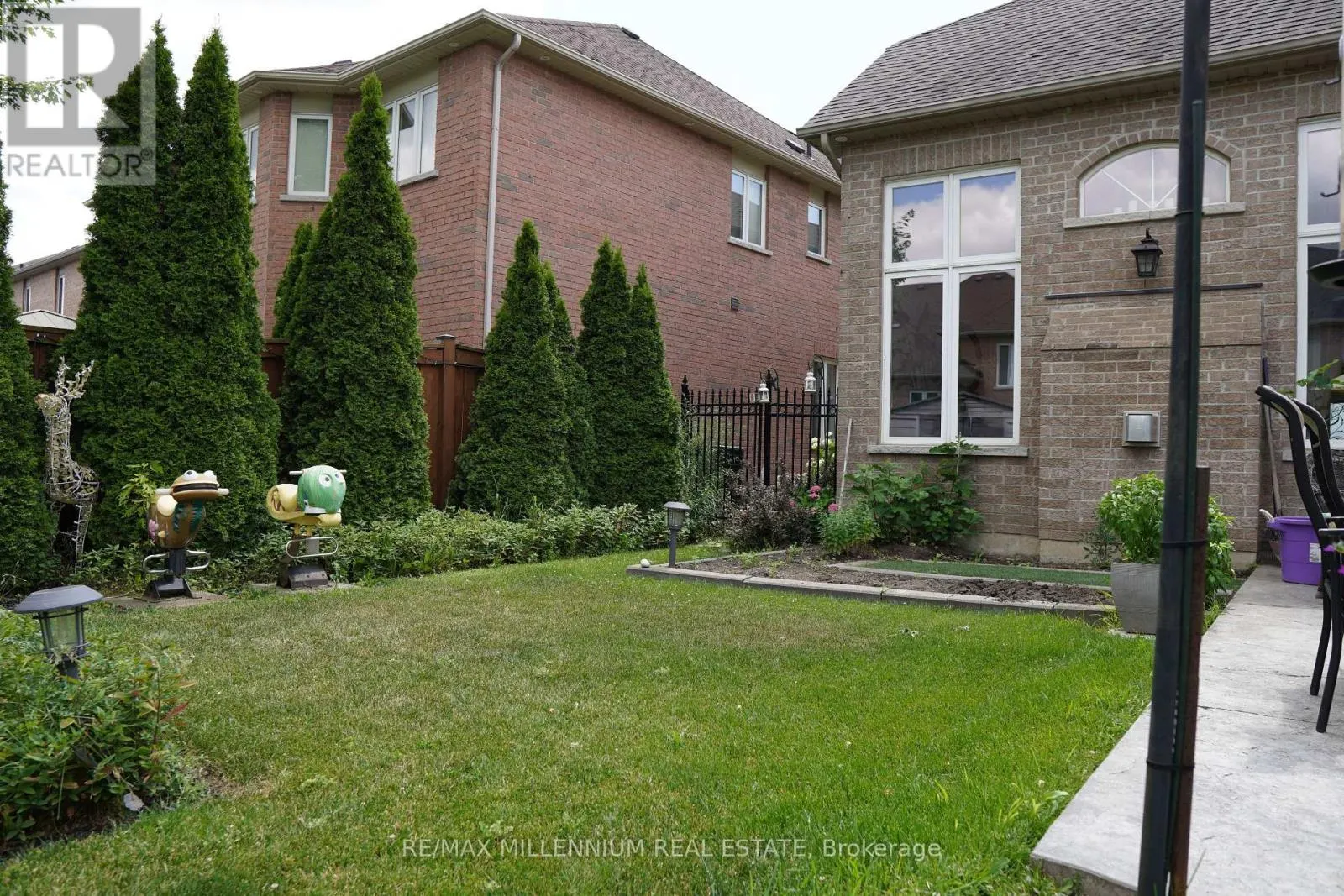 40 RAMPART DRIVE