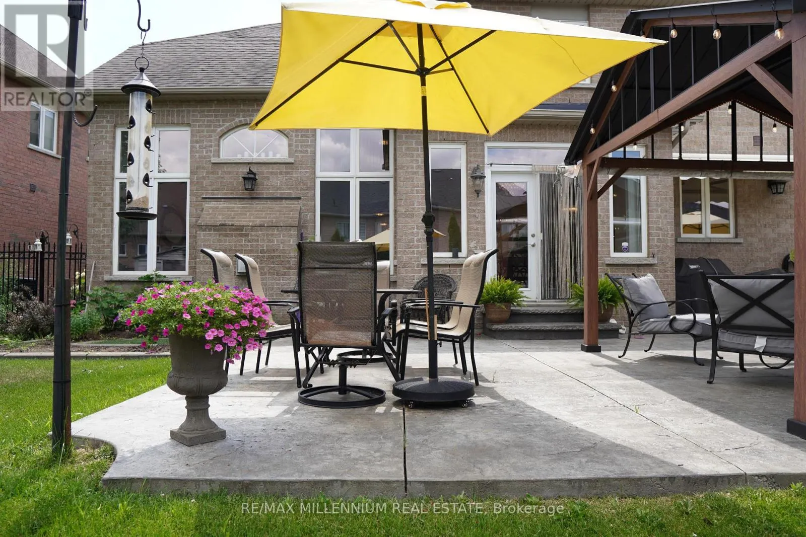 40 RAMPART DRIVE