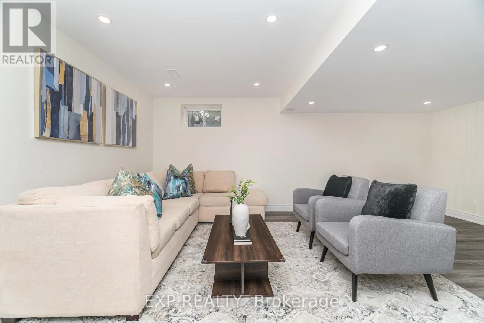 806 BANKS CRESCENT