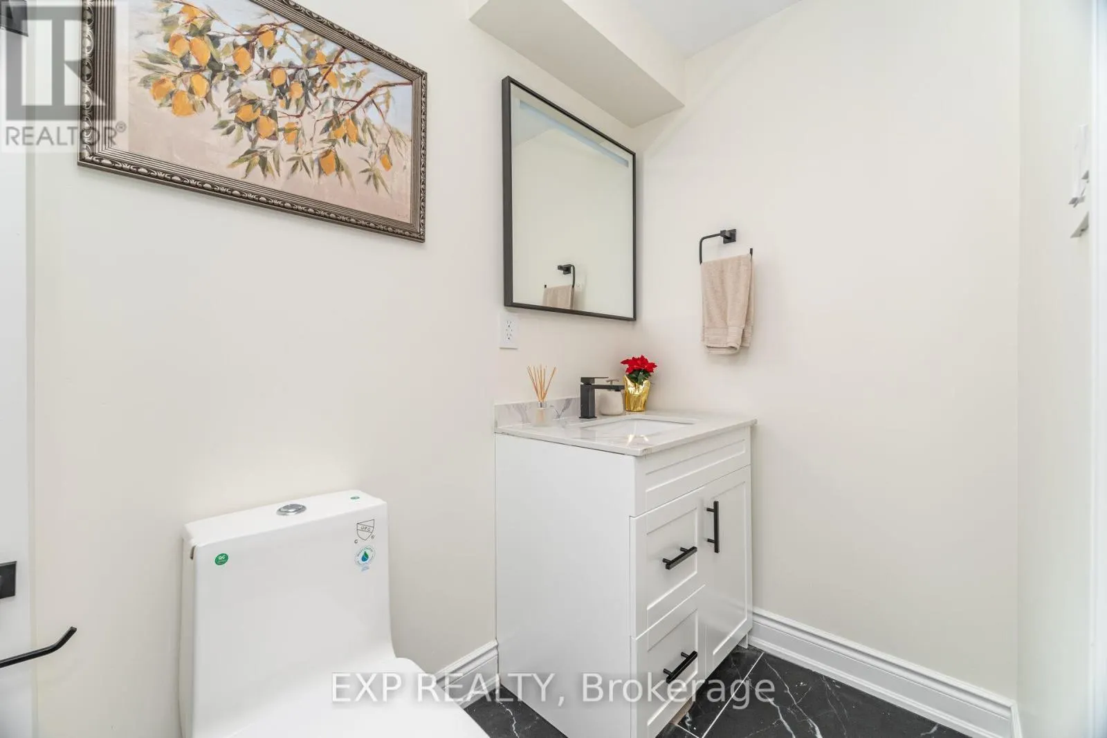 806 BANKS CRESCENT