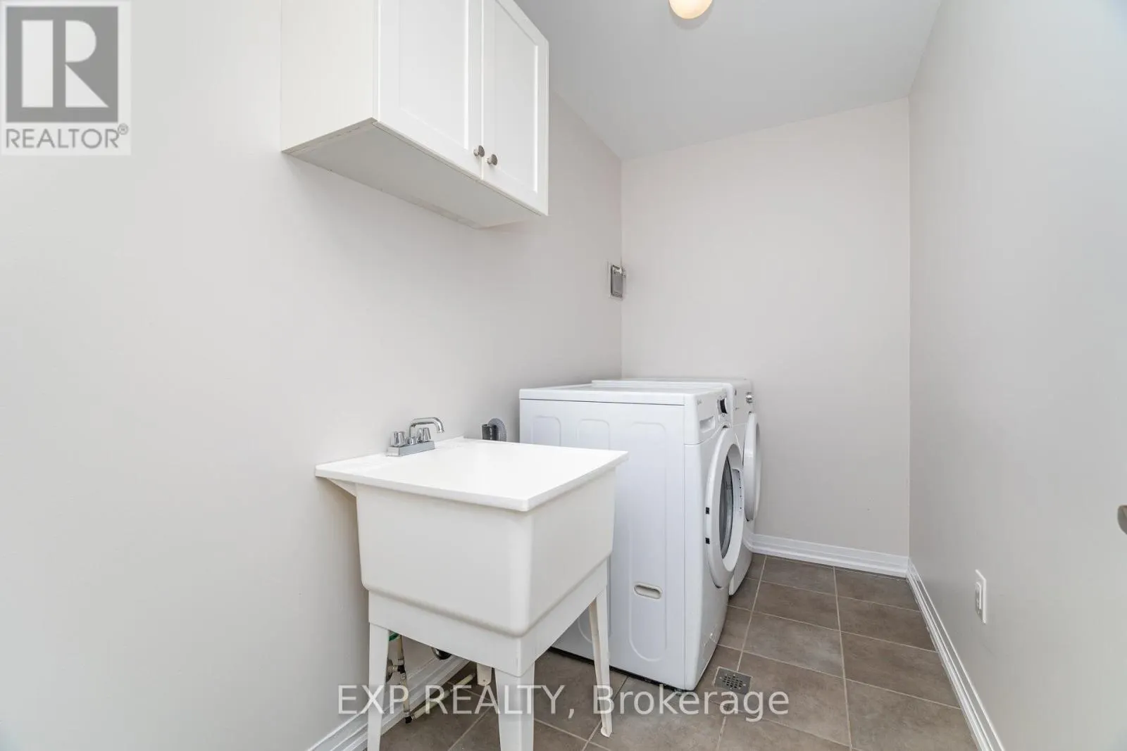 806 BANKS CRESCENT