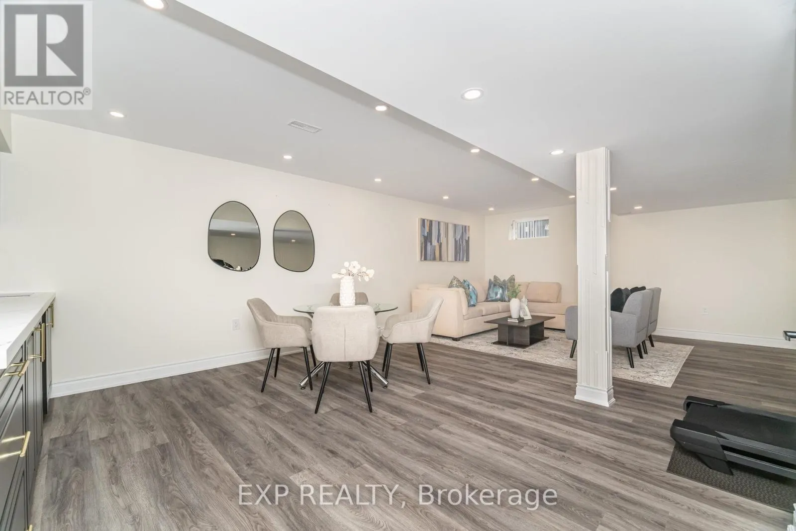 806 BANKS CRESCENT