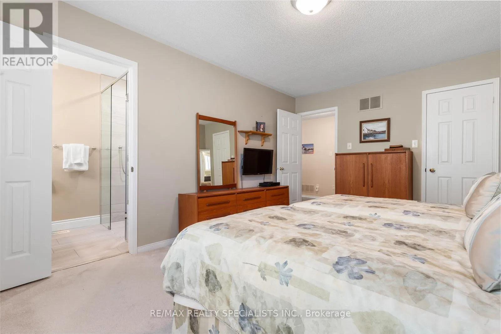 27 BOWMAN STREET
