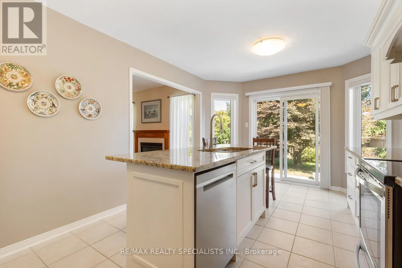 27 BOWMAN STREET
