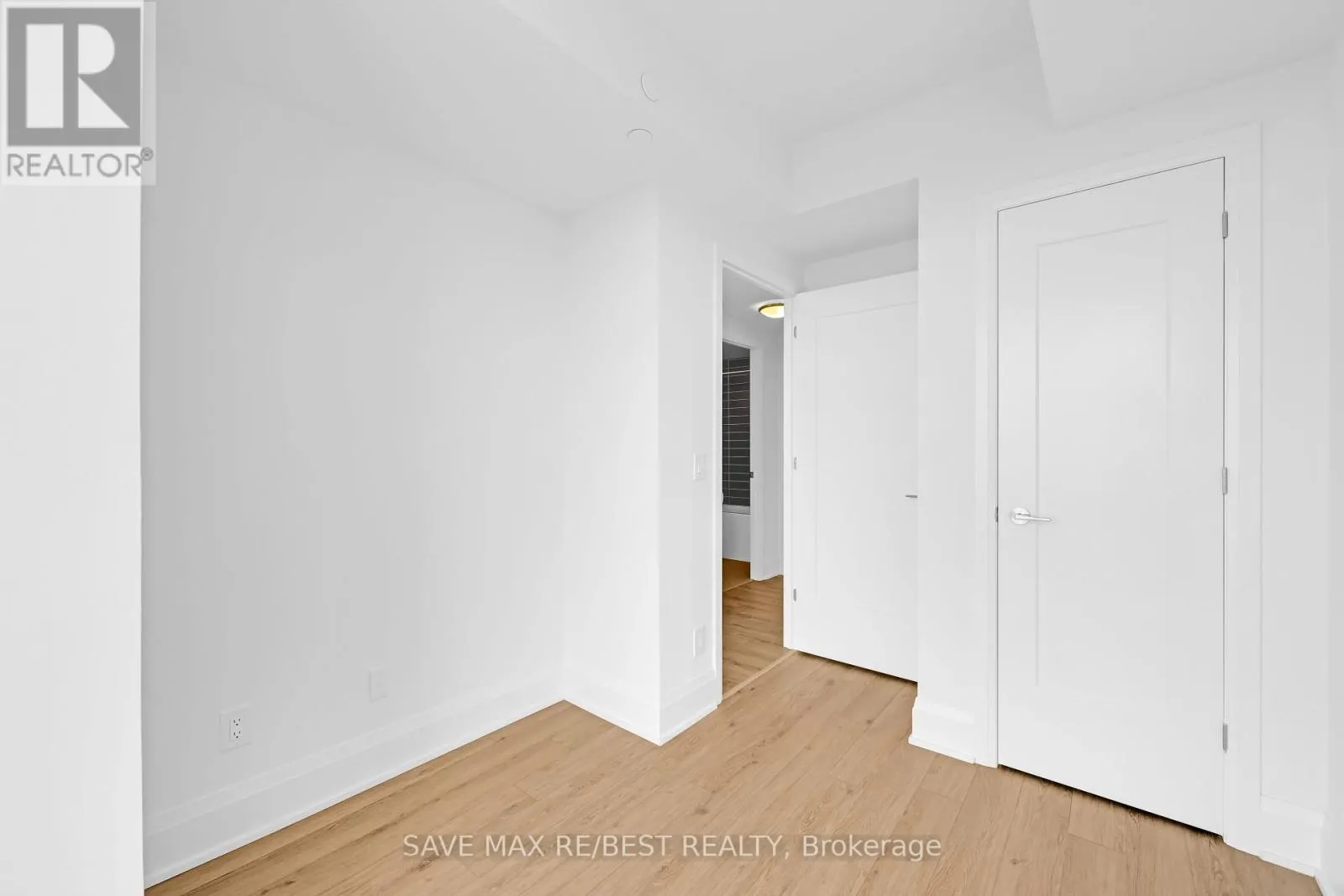 1203 - 3079 TRAFALGAR ROAD