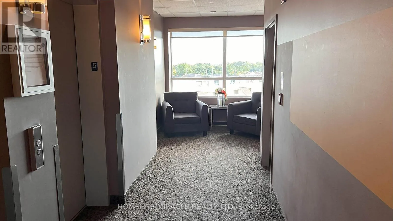 502 - 383 MAIN ST E