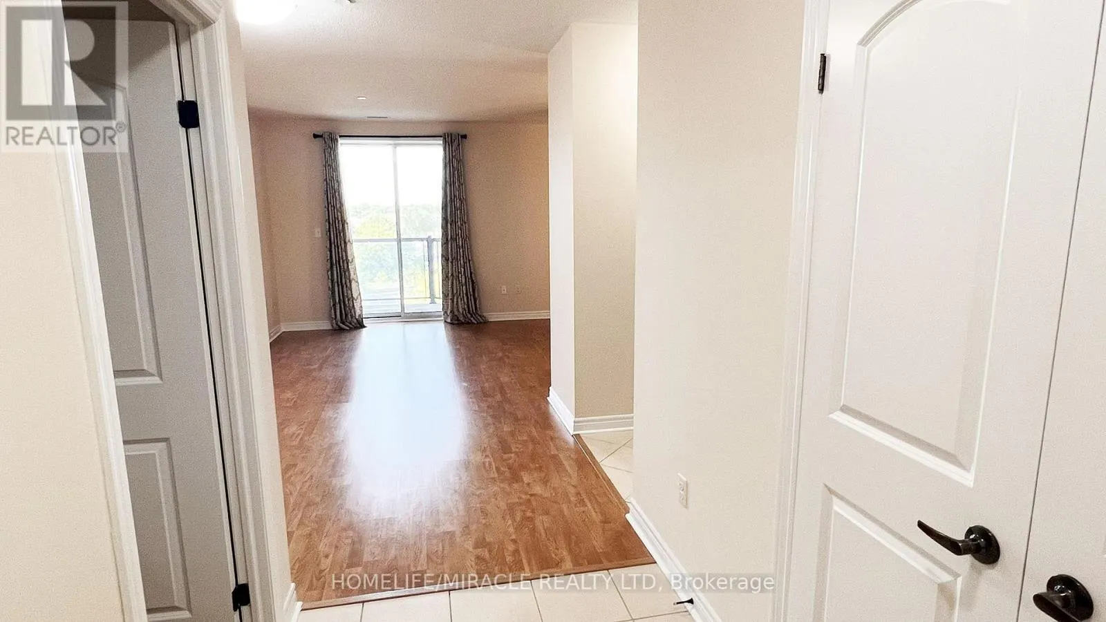502 - 383 MAIN ST E