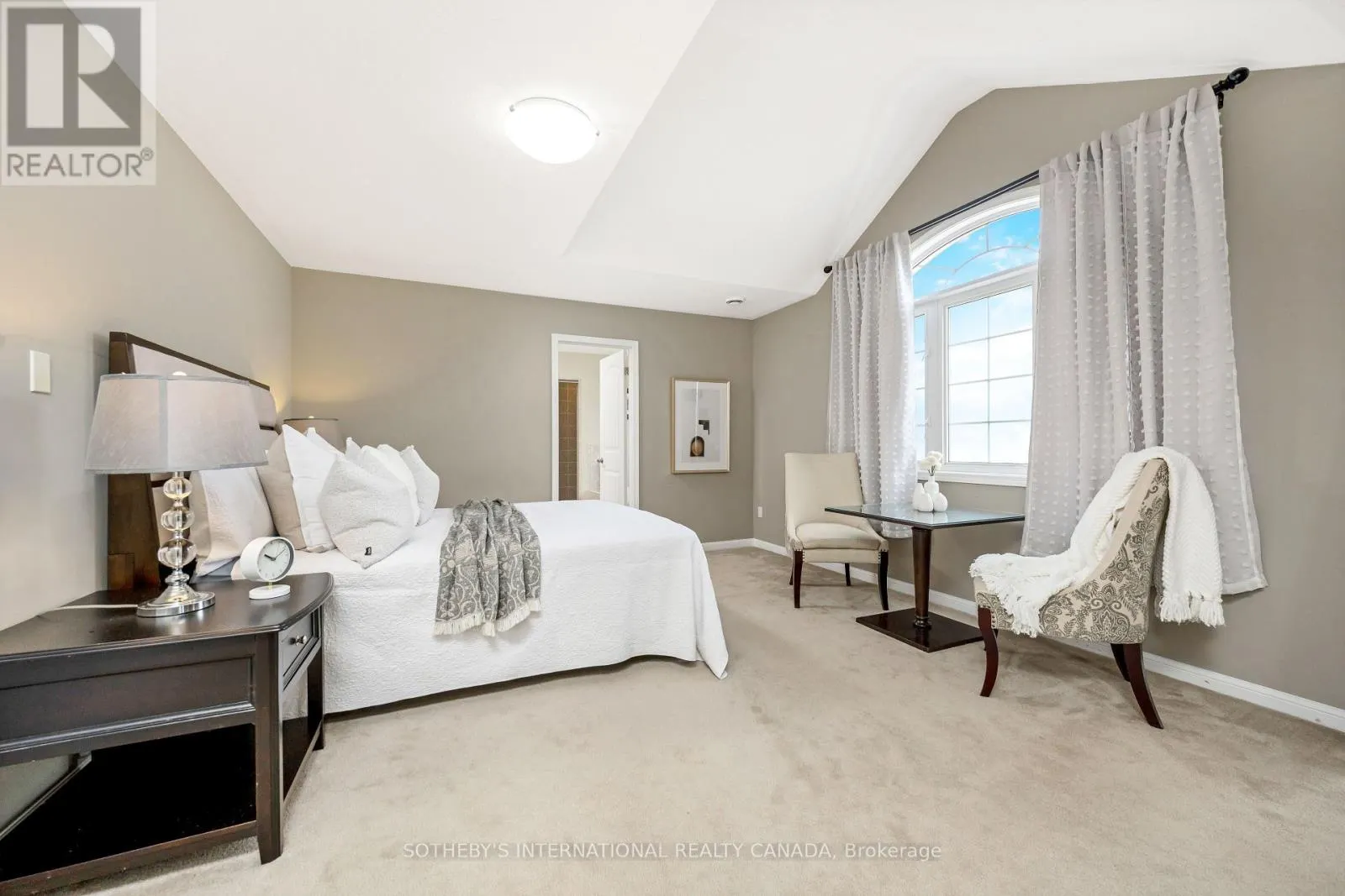 465 CUSICK CIRCLE