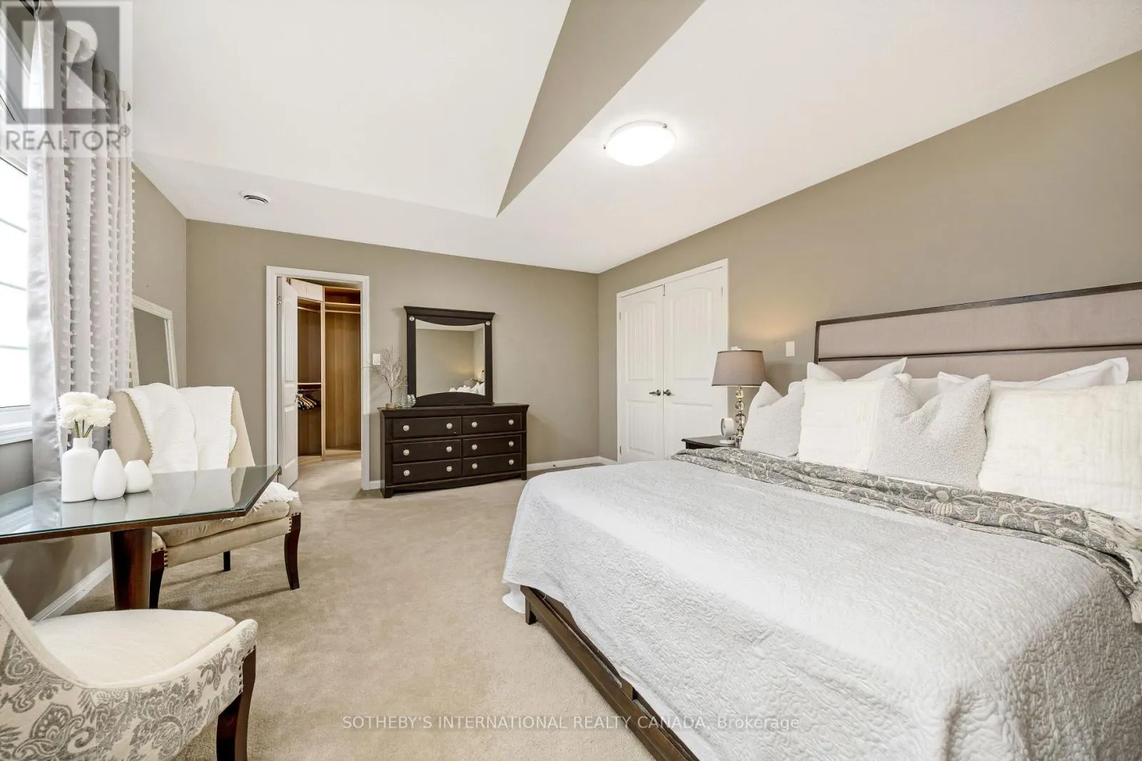 465 CUSICK CIRCLE