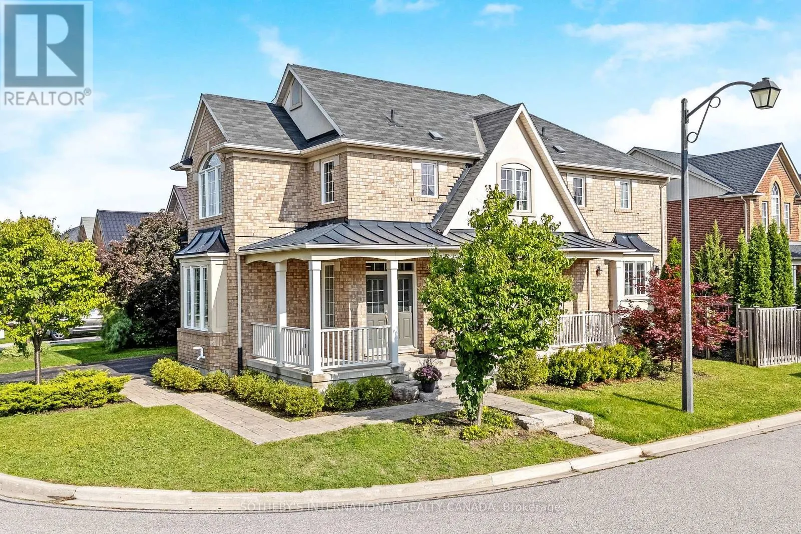 465 CUSICK CIRCLE