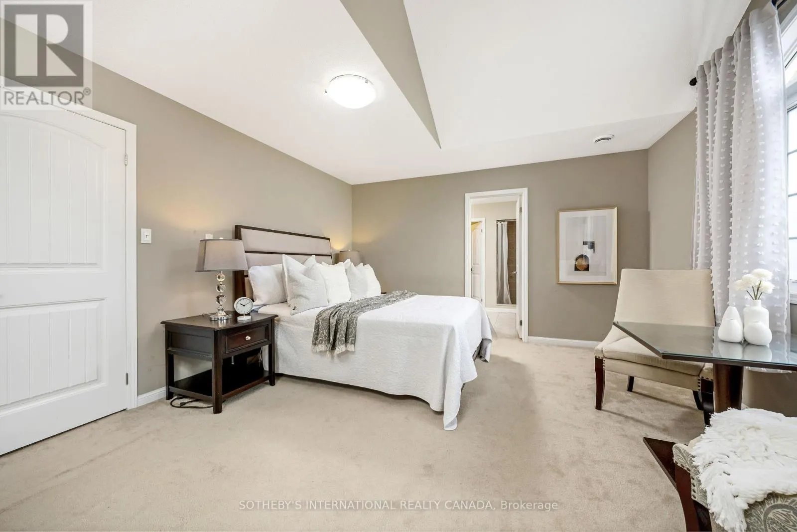 465 CUSICK CIRCLE