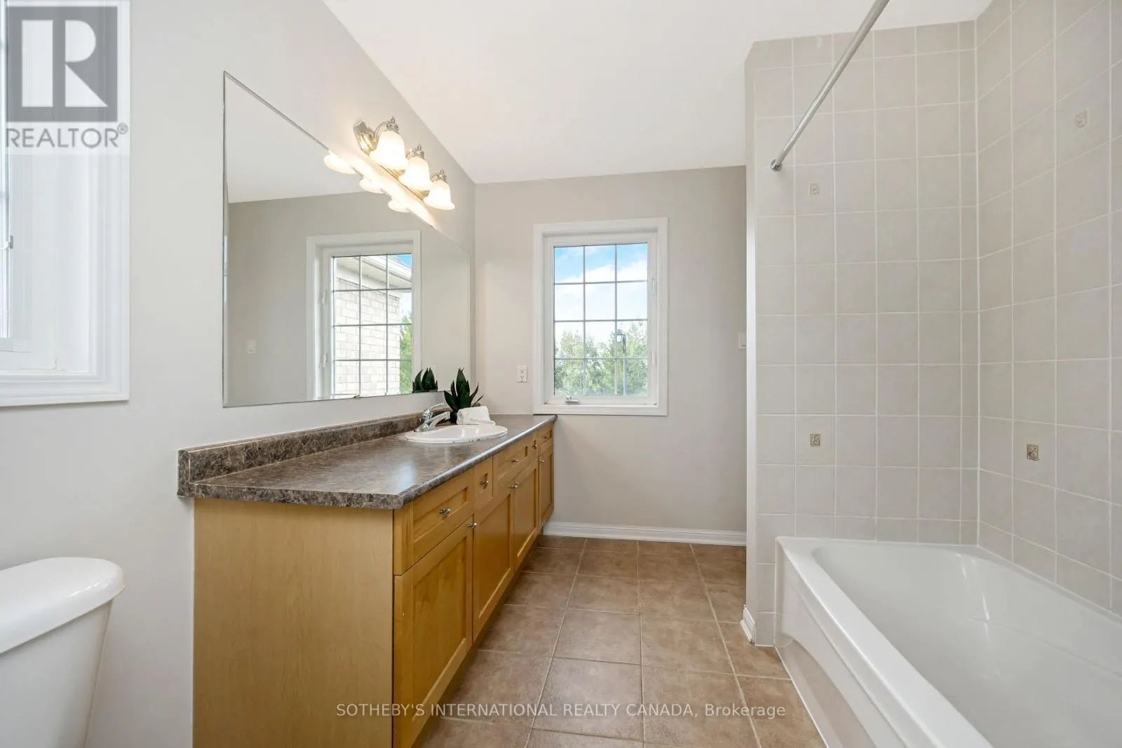 465 CUSICK CIRCLE