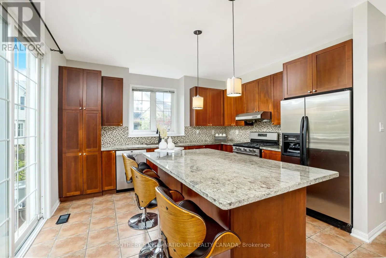 465 CUSICK CIRCLE