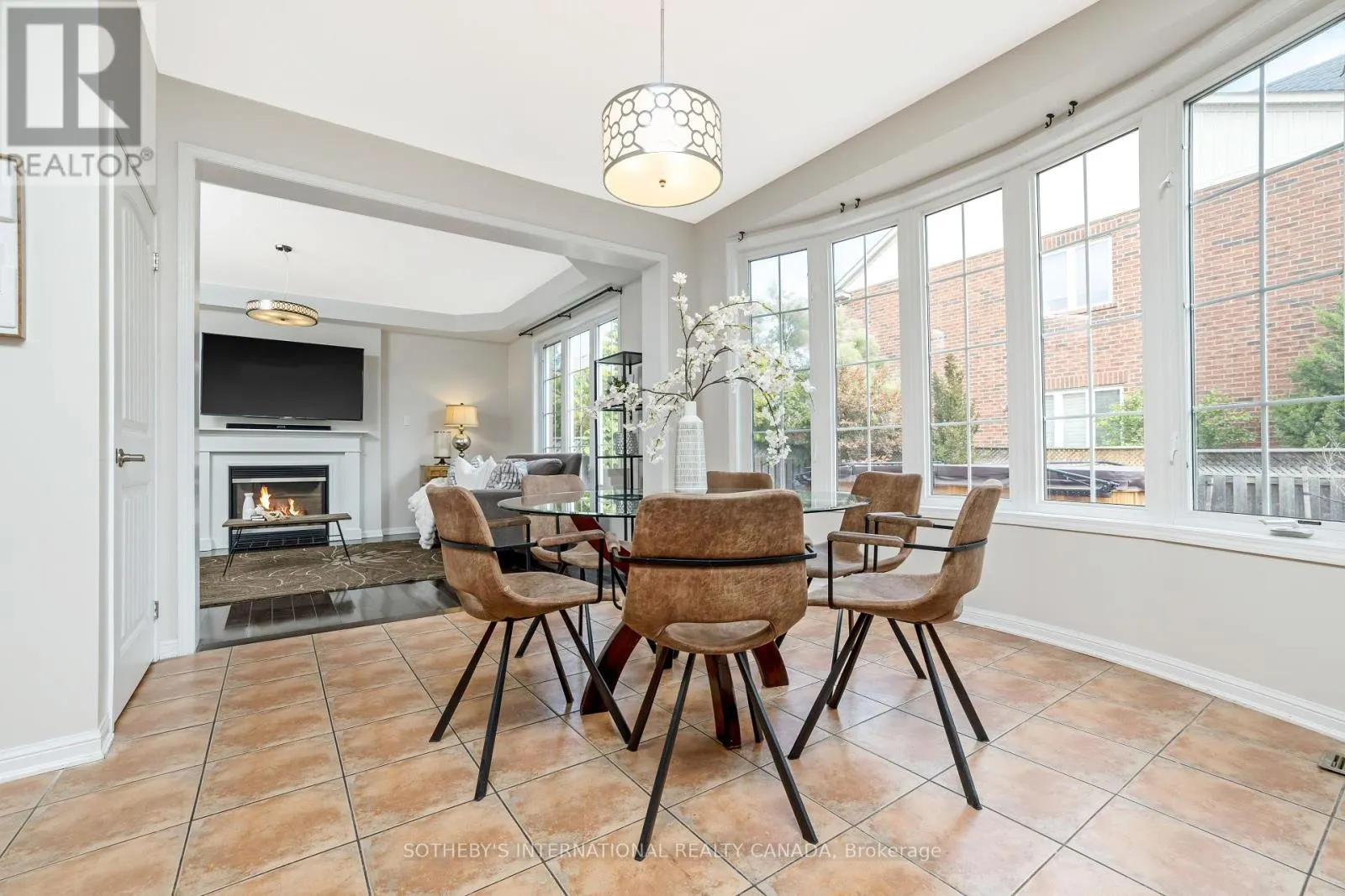 465 CUSICK CIRCLE