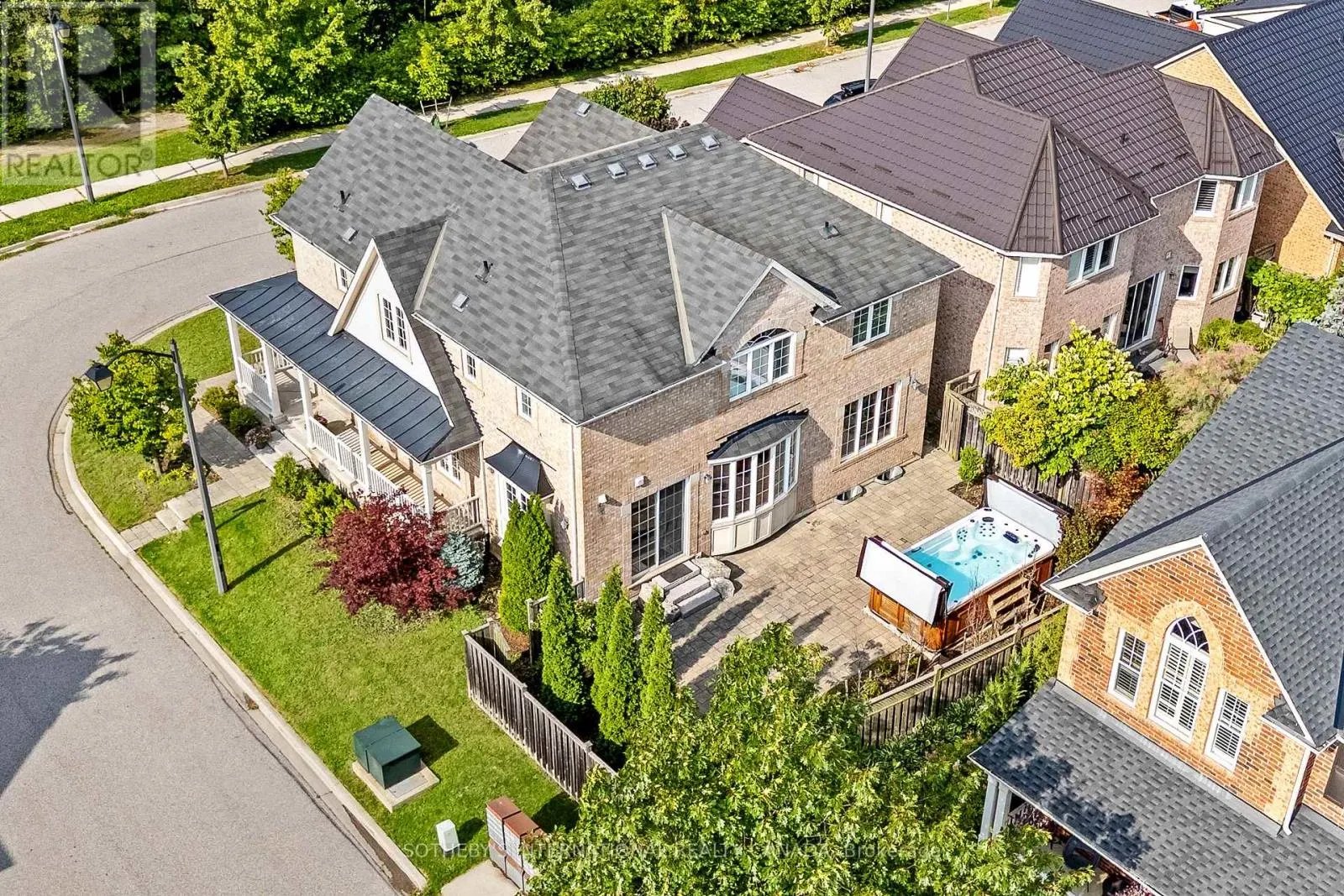 465 CUSICK CIRCLE