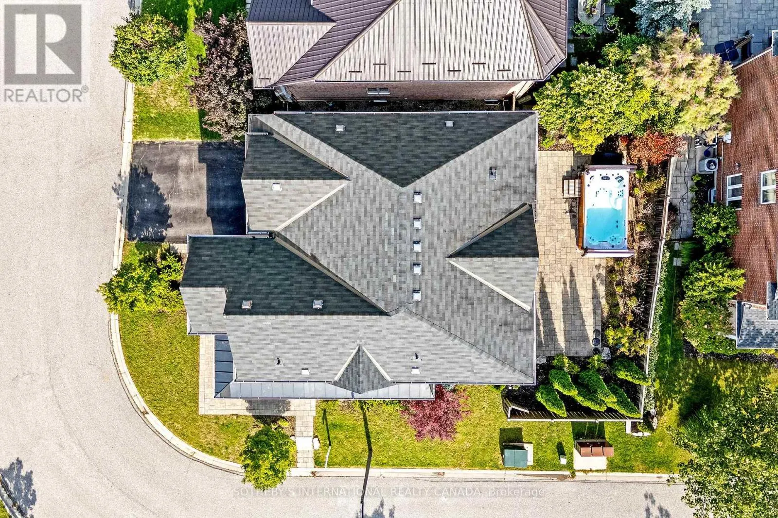 465 CUSICK CIRCLE