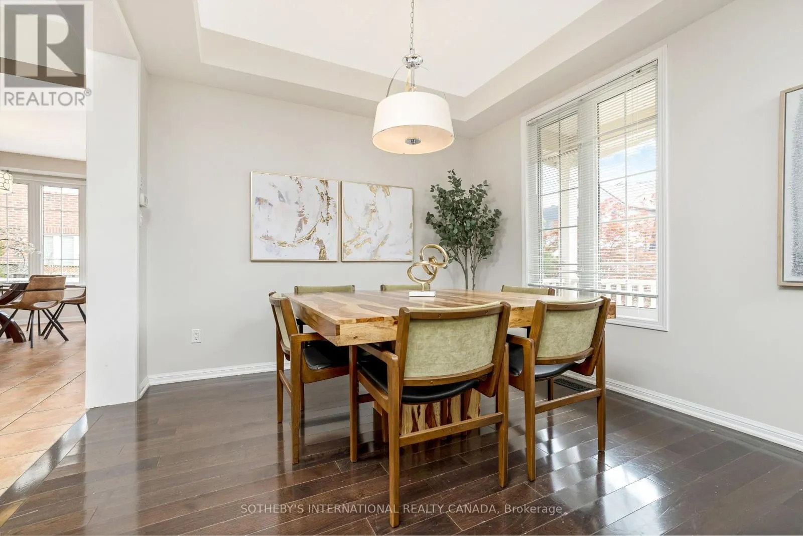 465 CUSICK CIRCLE