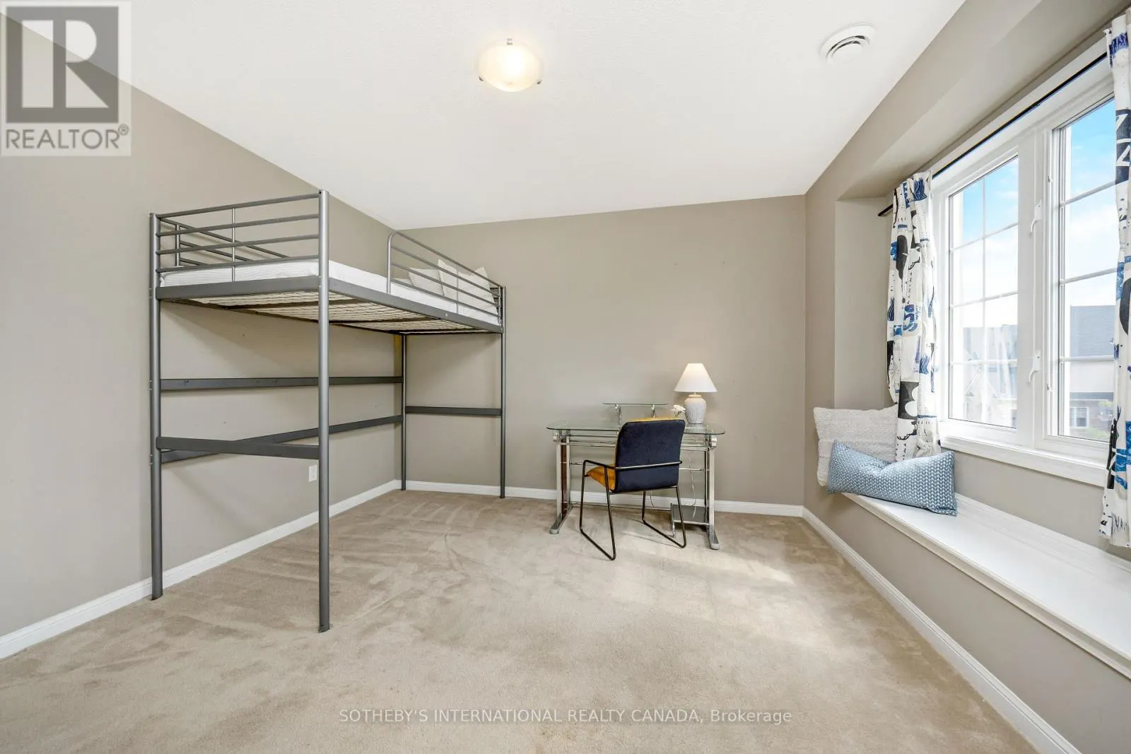 465 CUSICK CIRCLE