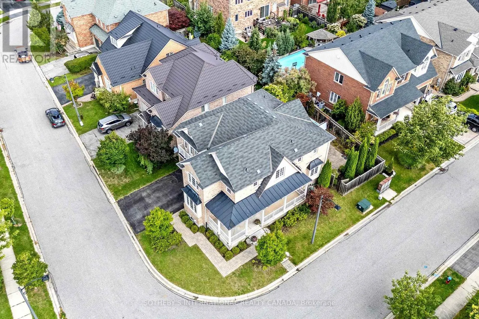465 CUSICK CIRCLE