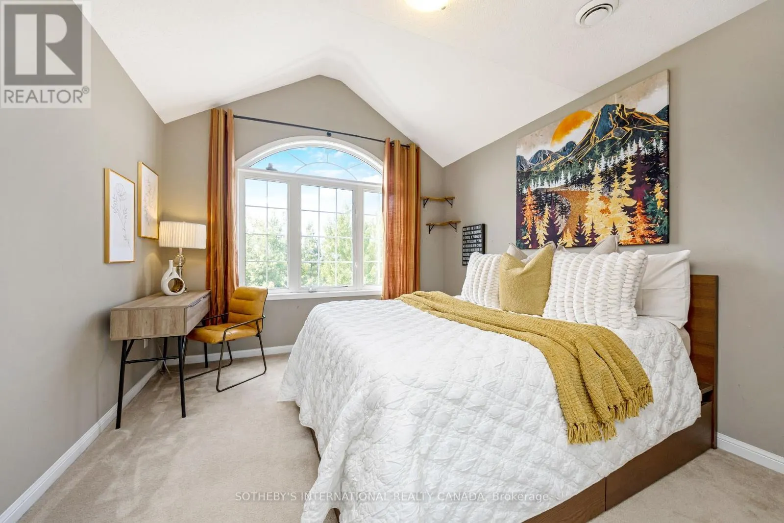 465 CUSICK CIRCLE